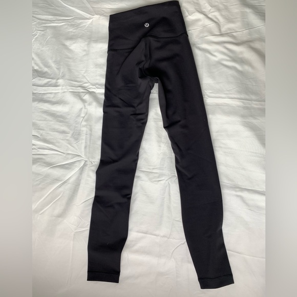 Lululemon Black Wunder Under leggings in a size 0. - Picture 4 of 6